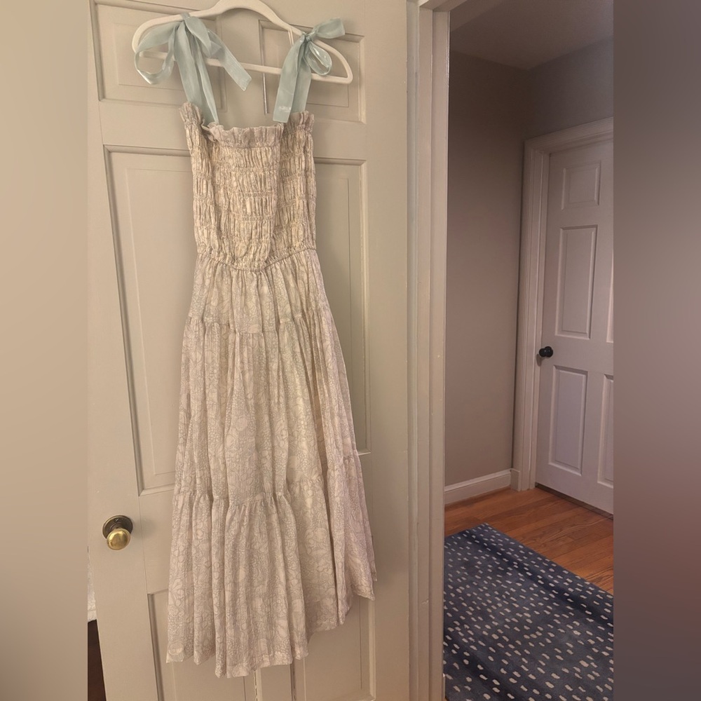Elegant Cream Maxi Dress - Picture 2 of 5
